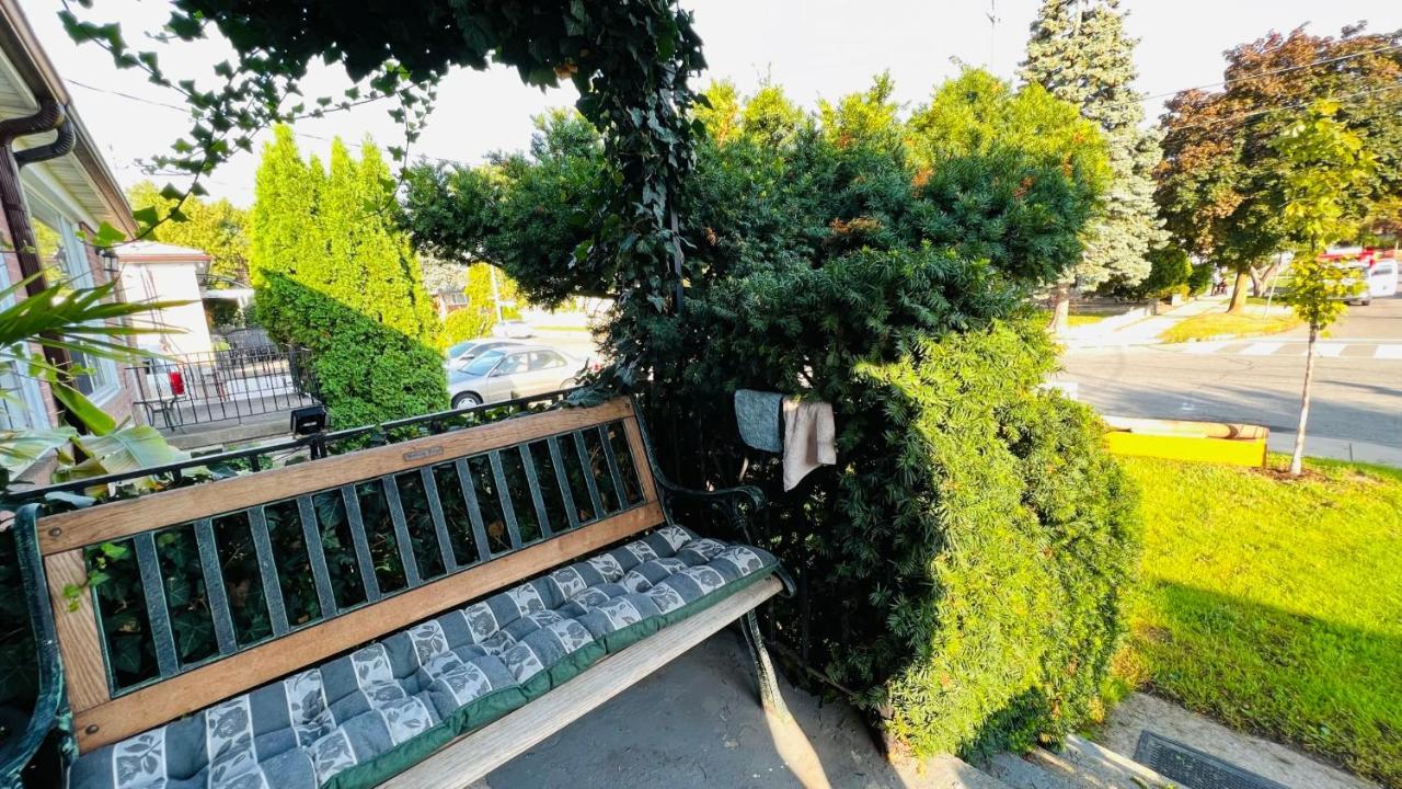 Toronto Bed & Breakfast - Free Parking Dış mekan fotoğraf